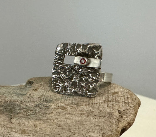 Reticulated Silver Ring with Garnet Size 7